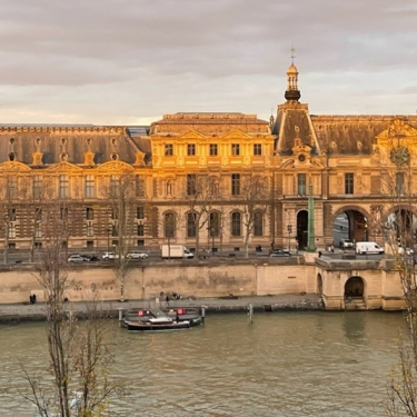 Louvre de nuit