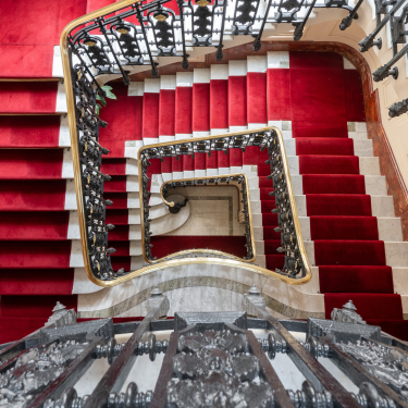 Escalier rouge