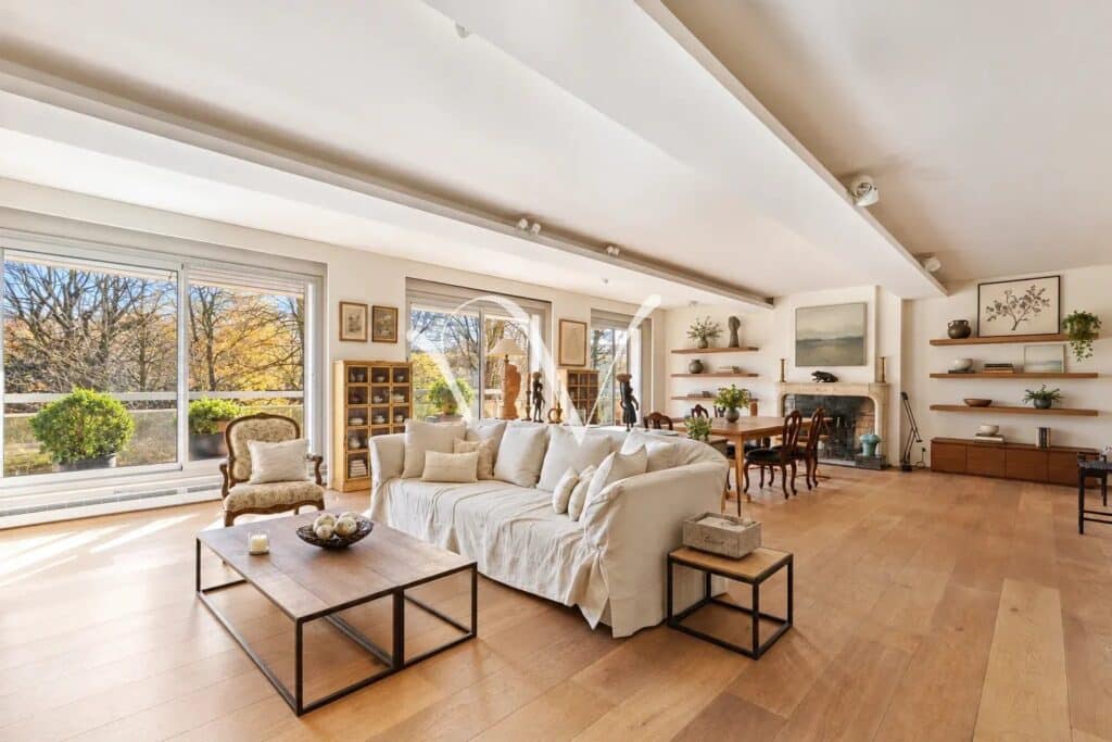 Appartement 7 pièces 214 m² · à Paris · 214 m² · 2 990 000 €