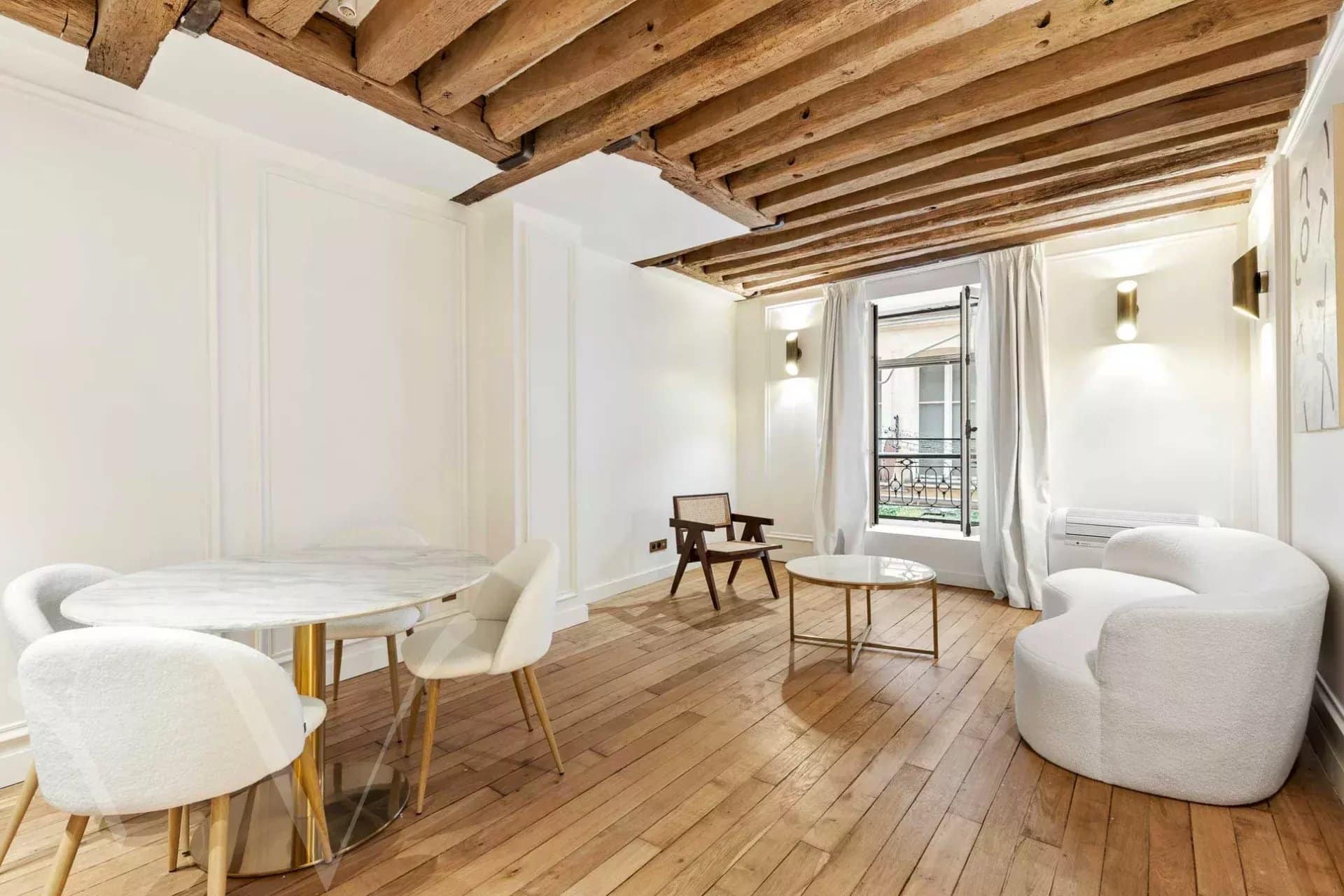 Quai Saint Michel face à la Cathédrale Notre Dame