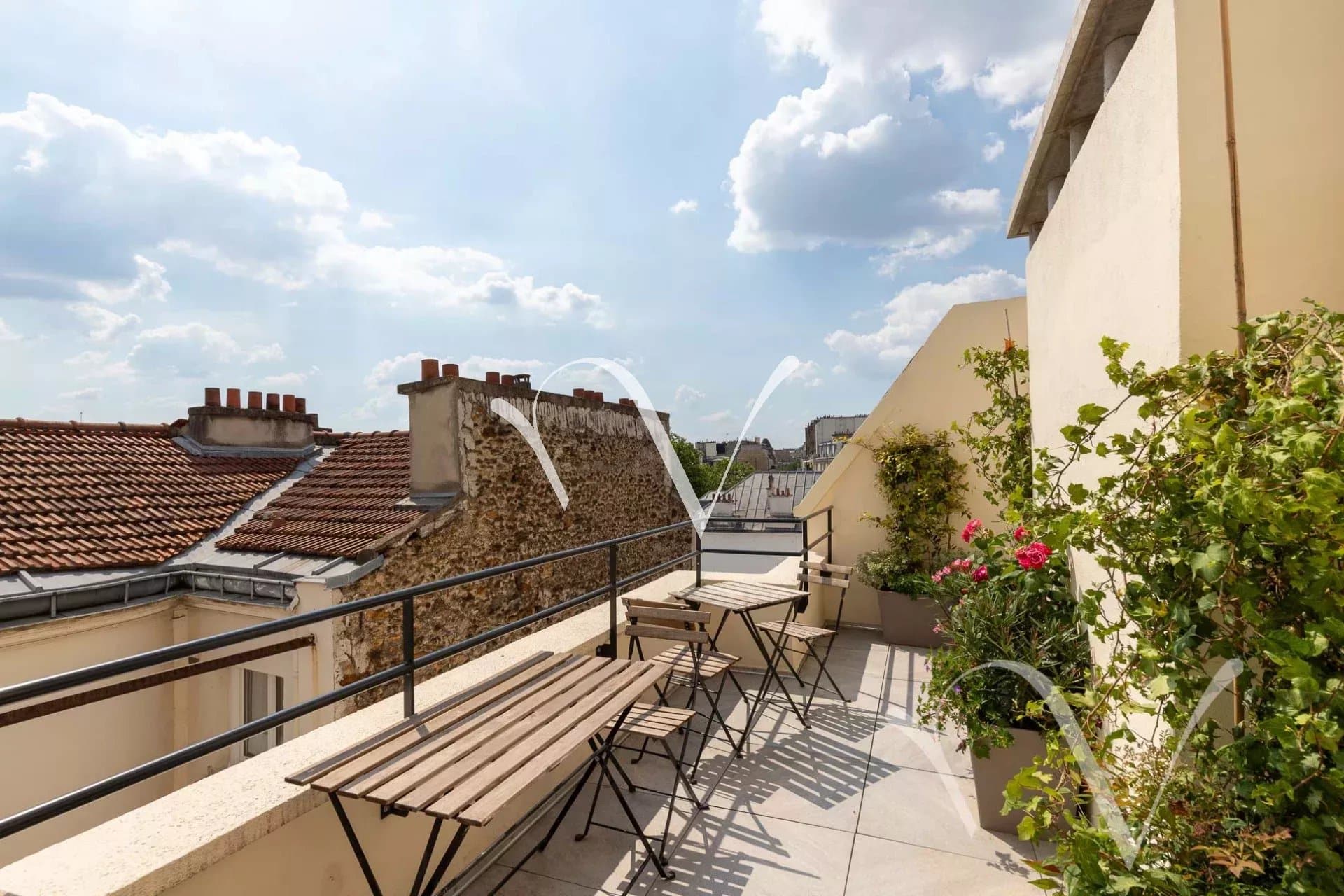 Appartement à vendre 75016 Paris –  Auteuil – dernier étage – terrasse de plain pied – 35 m² – vue majeure sur Paris