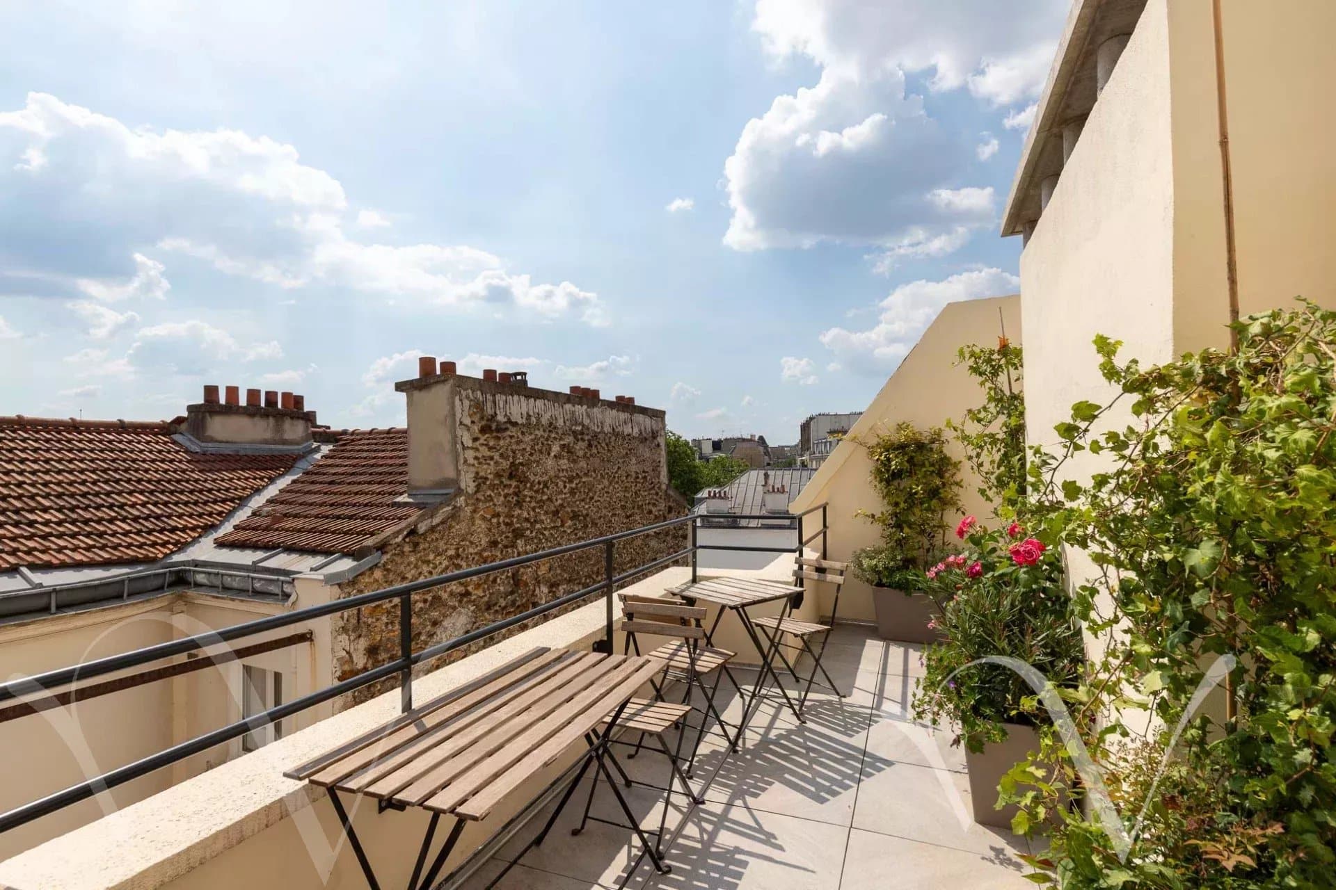 Appartement à vendre 75016 Paris –  Auteuil – dernier étage – terrasse de plain pied – 35 m² – vue majeure sur Paris
