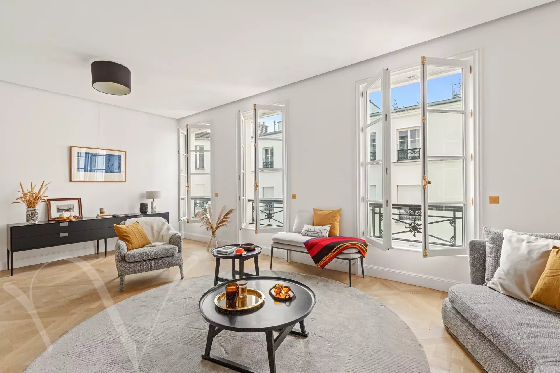 Bac  Verneuil, au calme absolu, bel appartement à vendre entièrement rénové