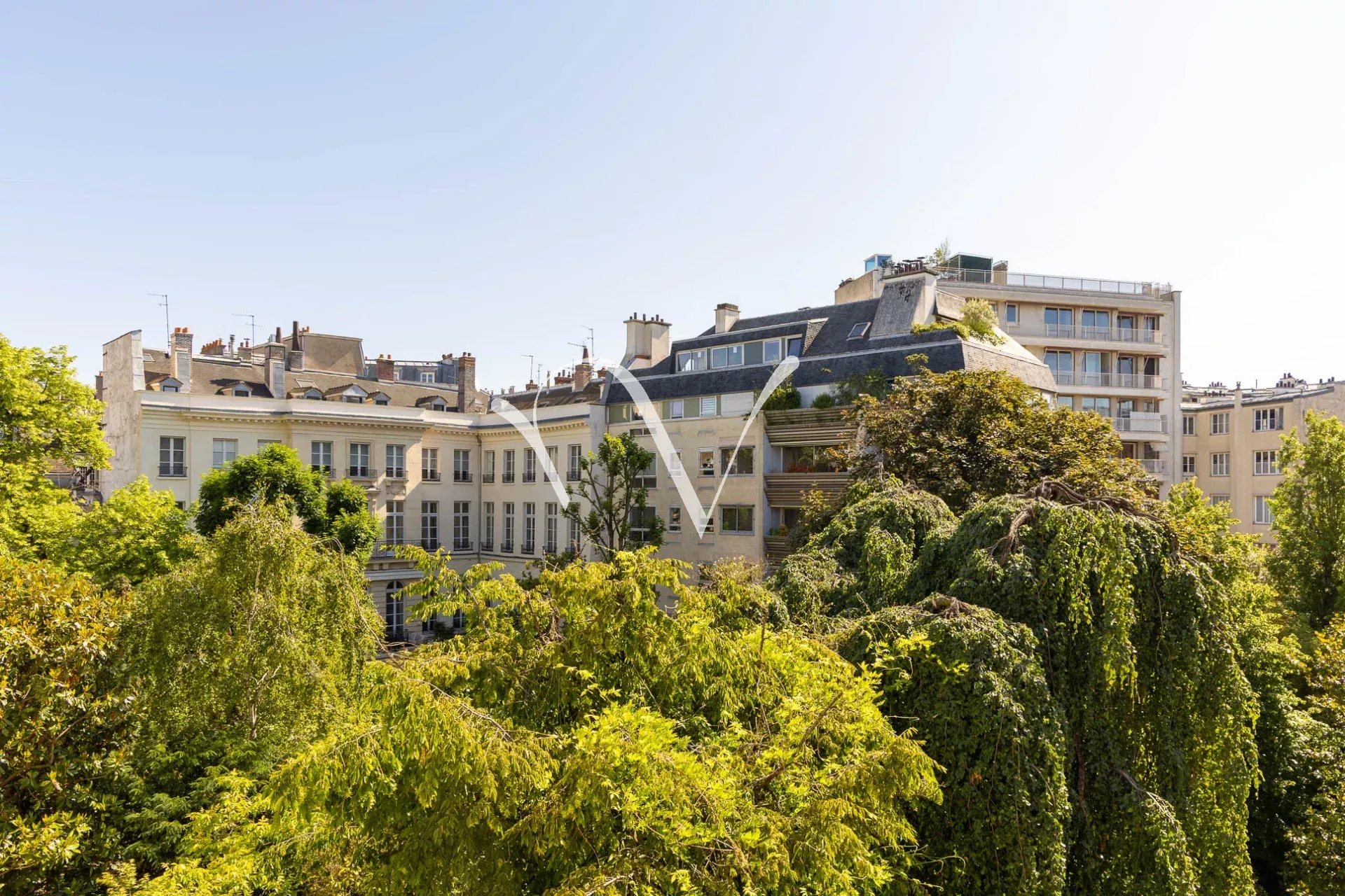 Appartement à vendre – 75007 Paris – Sèvres-Babylone – 6e étage – 2 chambres
