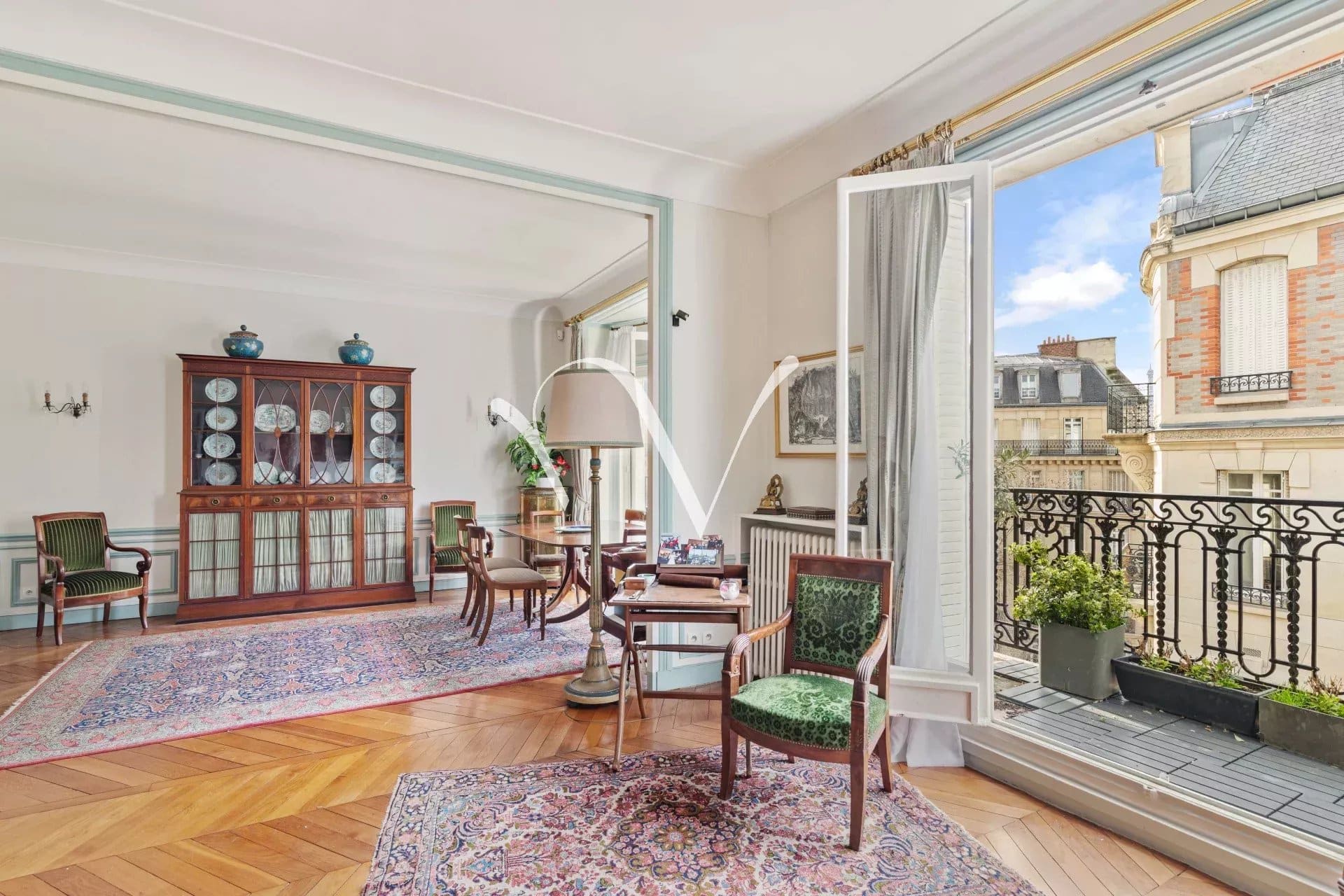 RUE DE LUYNES APPARTEMENT FAMILIAL