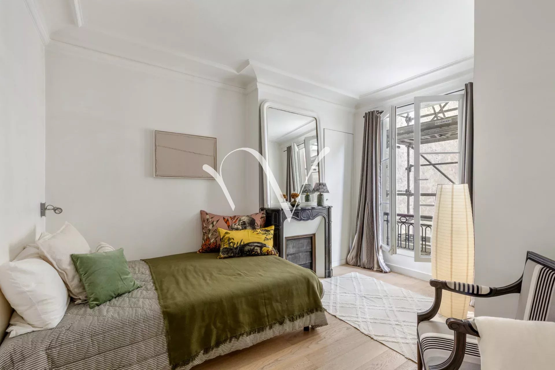 Appartement deux pièces à vendre Paris 75006 Cherche Midi – Bon Marché – orienté sud