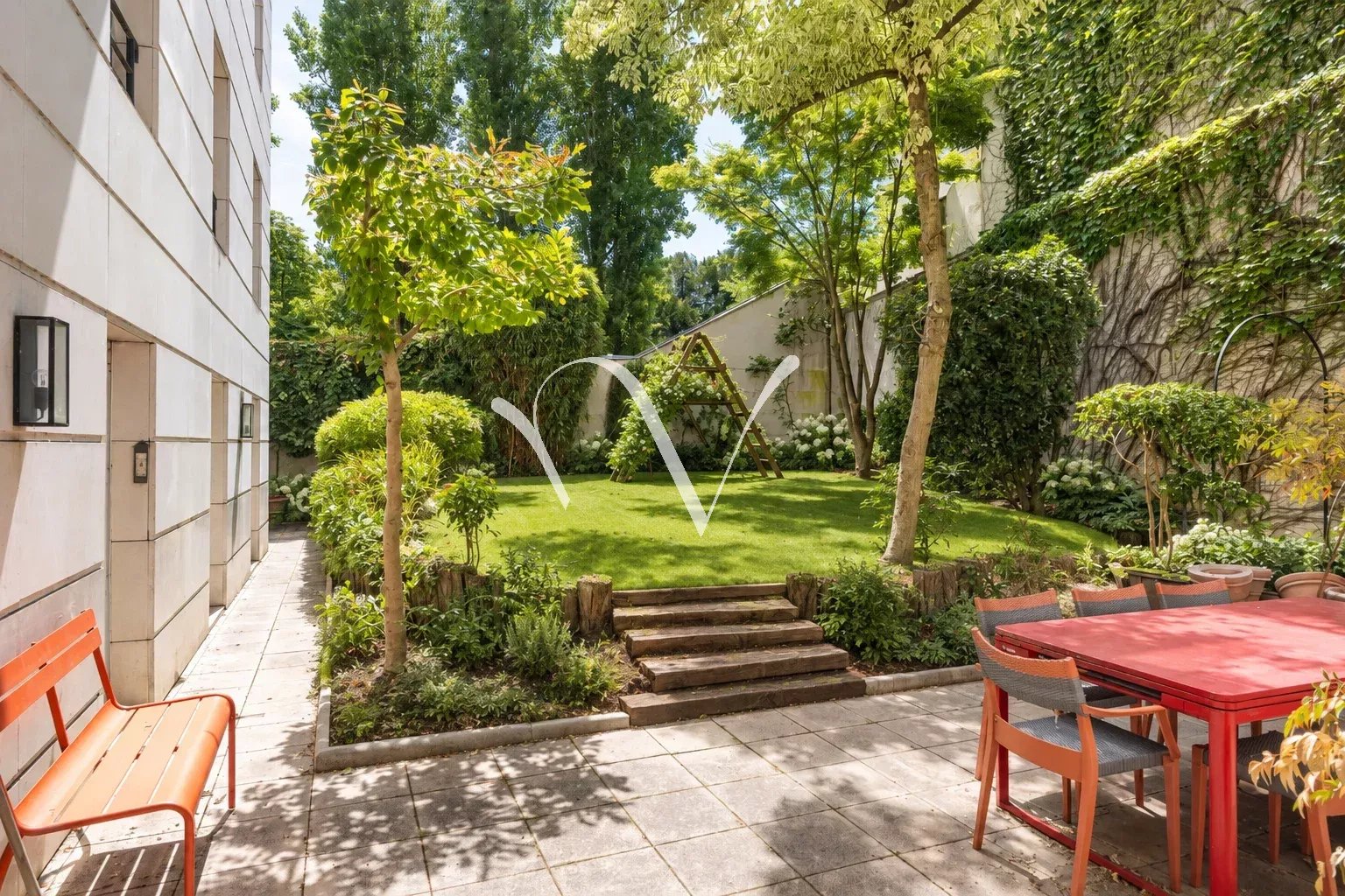 Appartement à vendre au jardin de l&rsquo;Observatoire avec jardin et cinq chambres