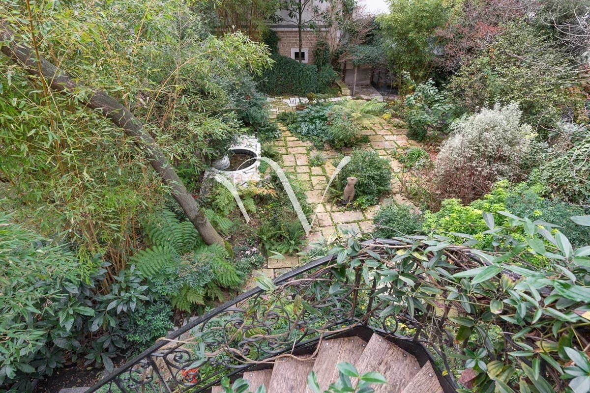 Appartement d&rsquo;exception dans un hôtel particulier XVII