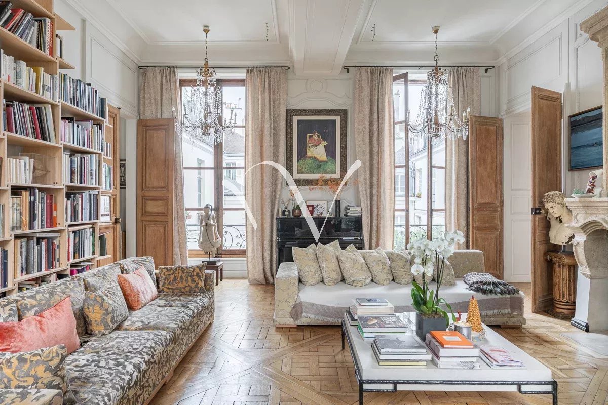 Appartement d&rsquo;exception dans un hôtel particulier XVII